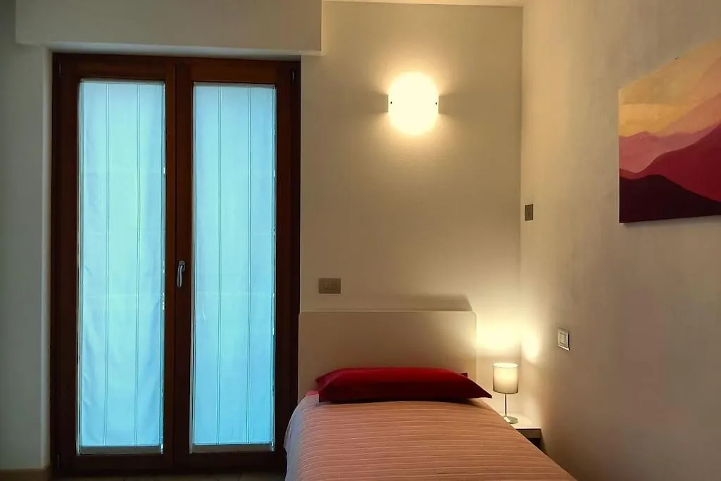 Casa Vacanze Il Cortile Tirano 0*,  Italië